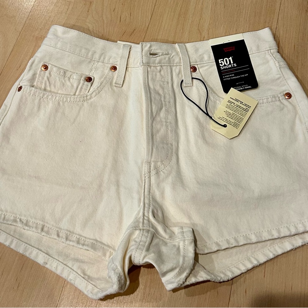 Levi's Women's White 501 Shorts off white/ecru